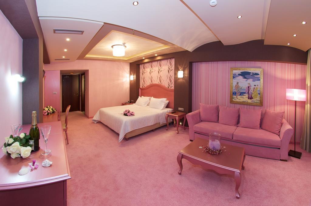 Odyssey Hotel & Spa Айя-Евфимия Экстерьер фото